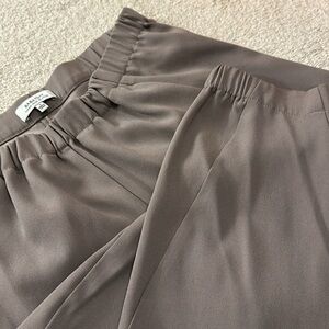 Aritzia Babaton Dexter Pants Sz S greyish beige Fabric Made in Japan